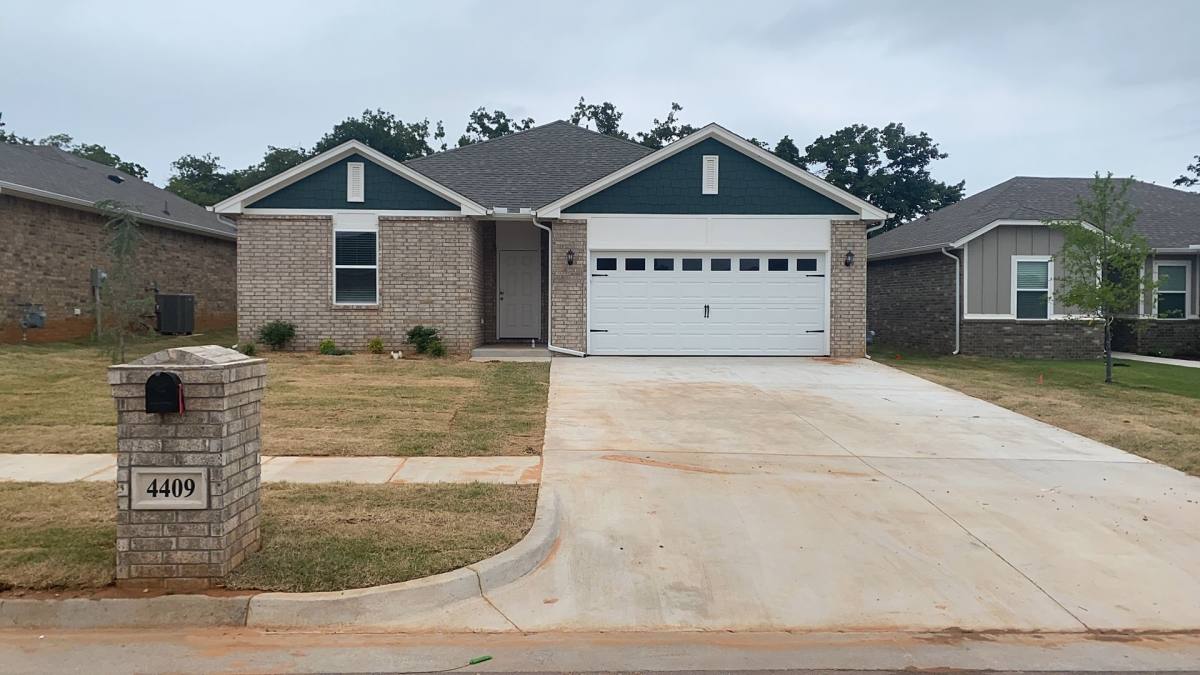 House for rent at 4409 NE 124th St, Edmond, OK 73013