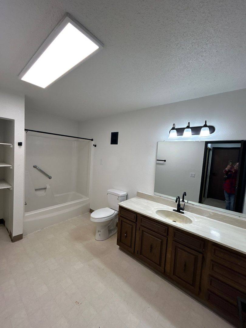 Apartment for rent at 207 E Arbor Ave, Bismarck, ND 58504