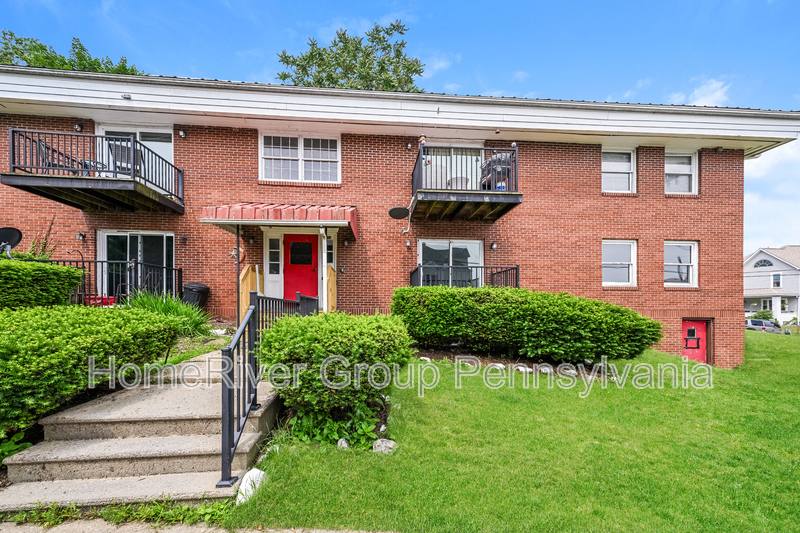 Apartment for rent at 901 Crescent Ave #3, Ellwood City, PA 16117