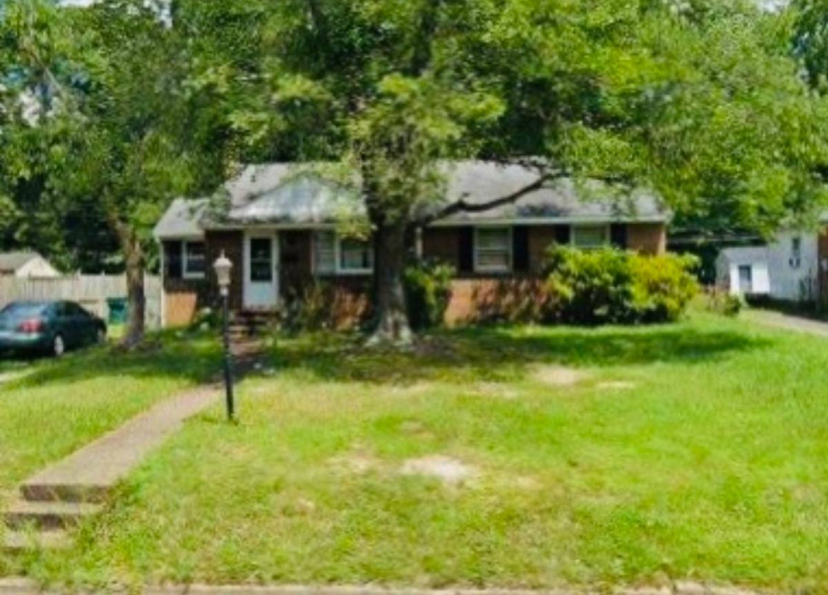 House for rent at 402 Seabury Ave, Sandston, VA 23150