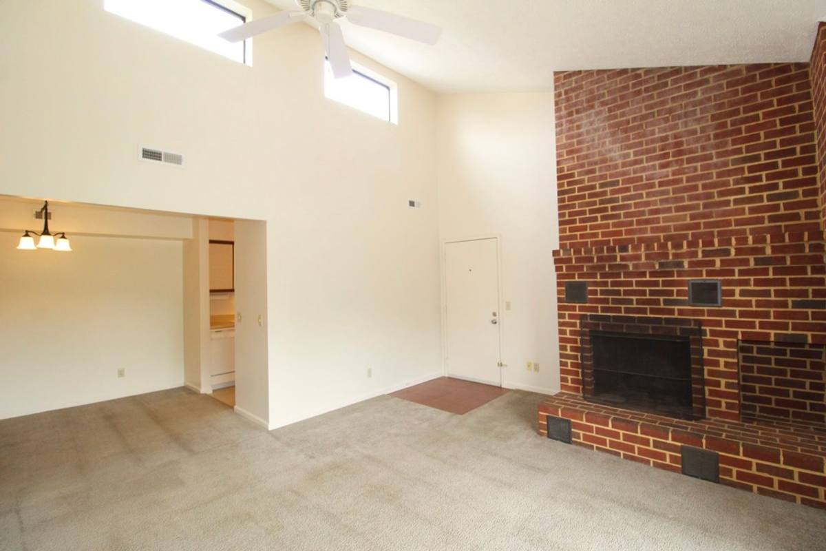 Condo for rent at 1034-9 Blue Ridge Dr, Harrisonburg, VA 22802