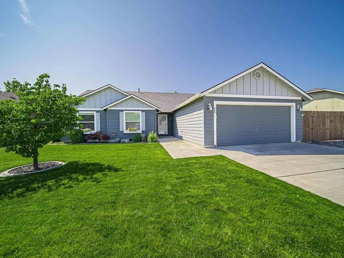 House for rent at 536 S Irving Place, Kennewick, WA 99336