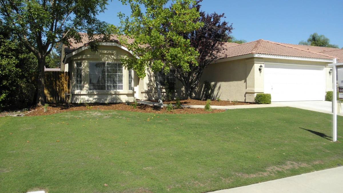House for rent at 921 Harvest Creek Rd, Bakersfield, CA 93312