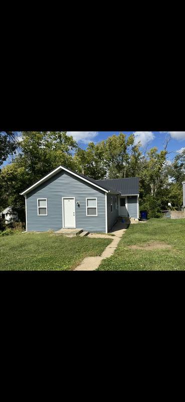 House for rent at 1212 20th Ave SW, Cedar Rapids, IA 52404