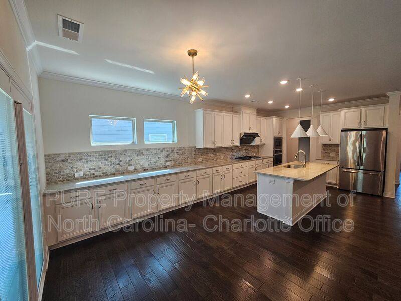 House for rent at 15614 Coventry Court Lane, Charlotte, NC 28277