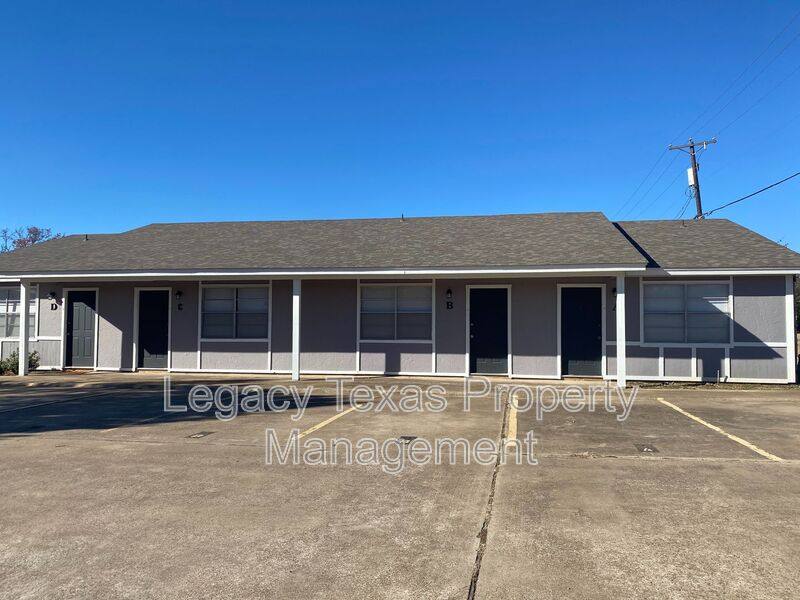 Apartment for rent at 1419 W Kilpatrick Court #C, Cleburne, TX 76033