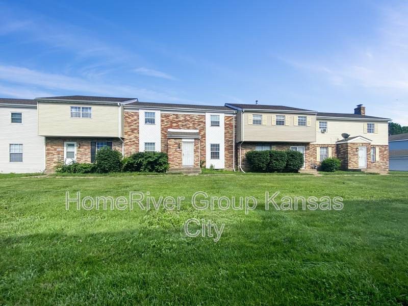 Townhouse for rent at 6046 E 129th St, Grandview, MO 64030