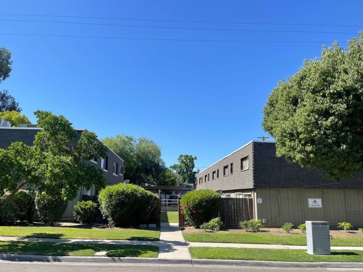 Apartment for rent at 714 E Fountain Way, Fresno, CA 93704