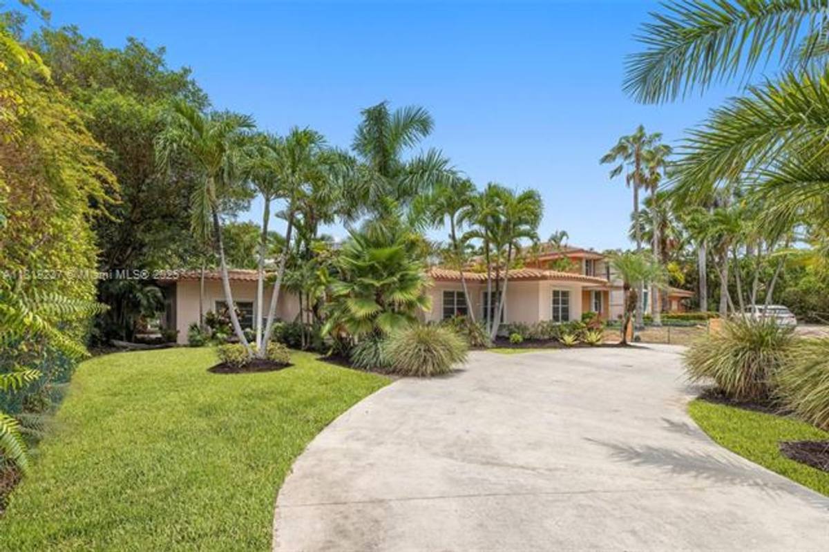 House for rent at 564 Golden Beach Dr, North Miami Beach, FL 33160