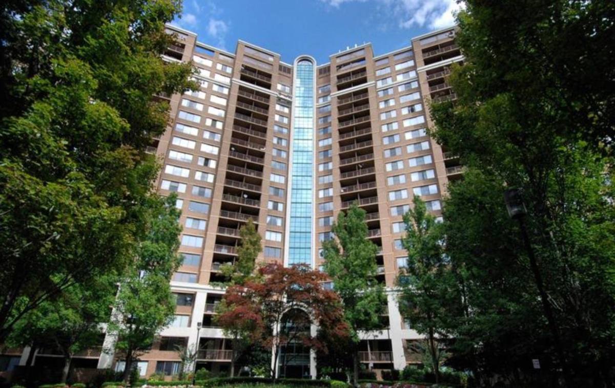 Condo for rent at 10101 Grosvenor Place, Rockville, MD 20852