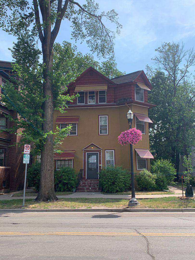 Apartment for rent at 707 Broadway N, Fargo, ND 58102
