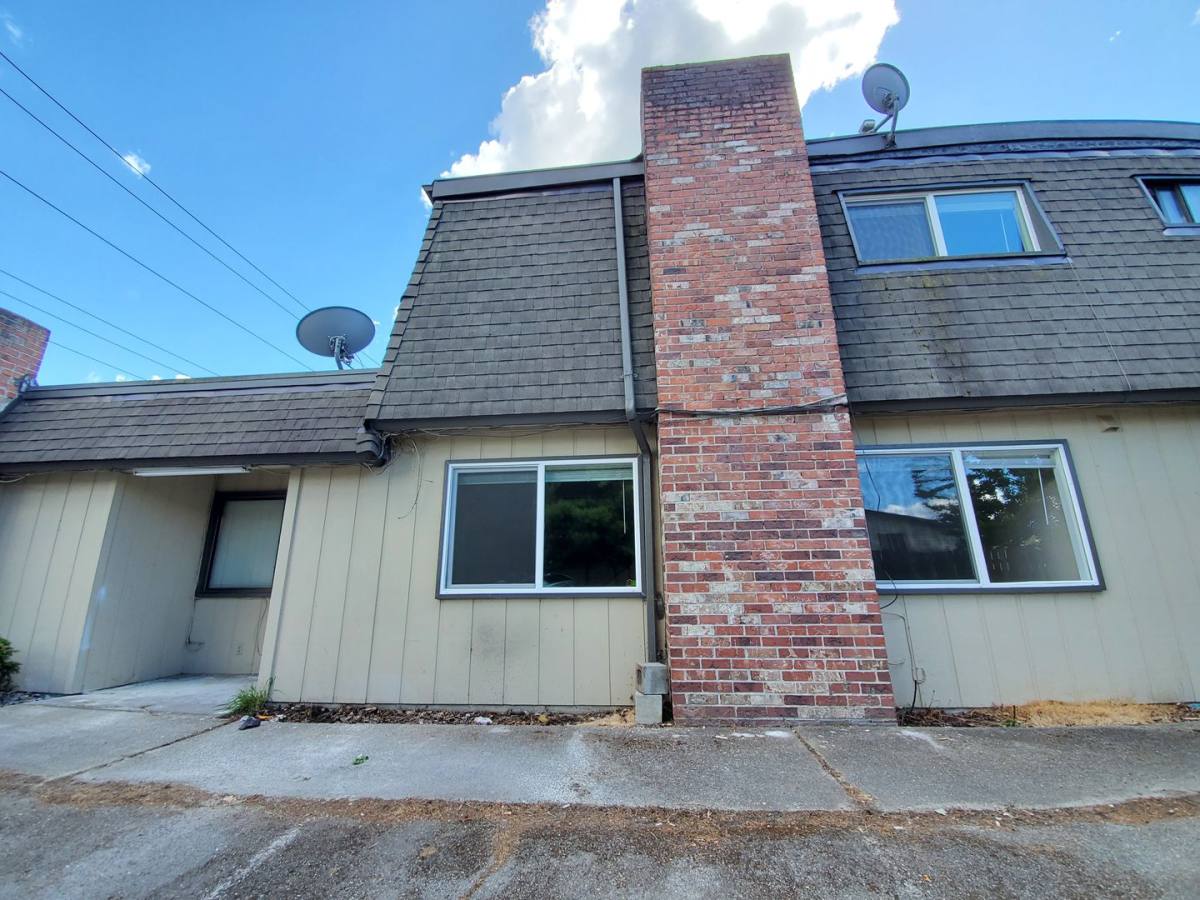 Apartment for rent at 13954 SE 173rd Place, Renton, WA 98058