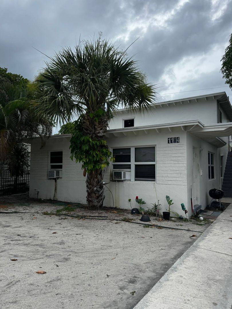 Apartment for rent at 1104 State St, West Palm Beach, FL 33407
