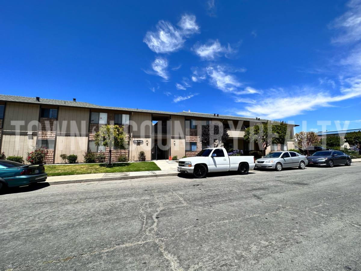 Apartment for rent at 134 Clay St, Salinas, CA 93901
