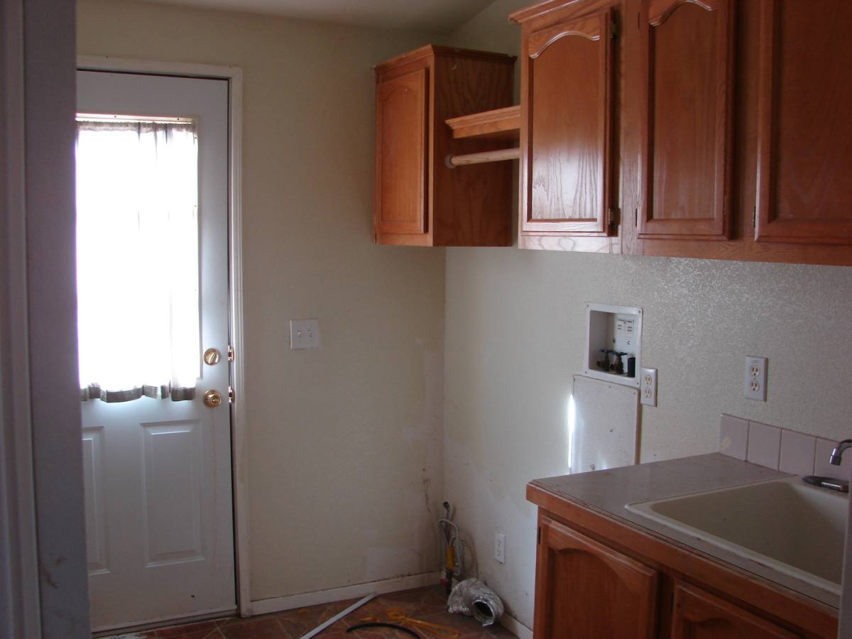 House for rent at 905 Plumas Ave, Olivehurst, CA 95961