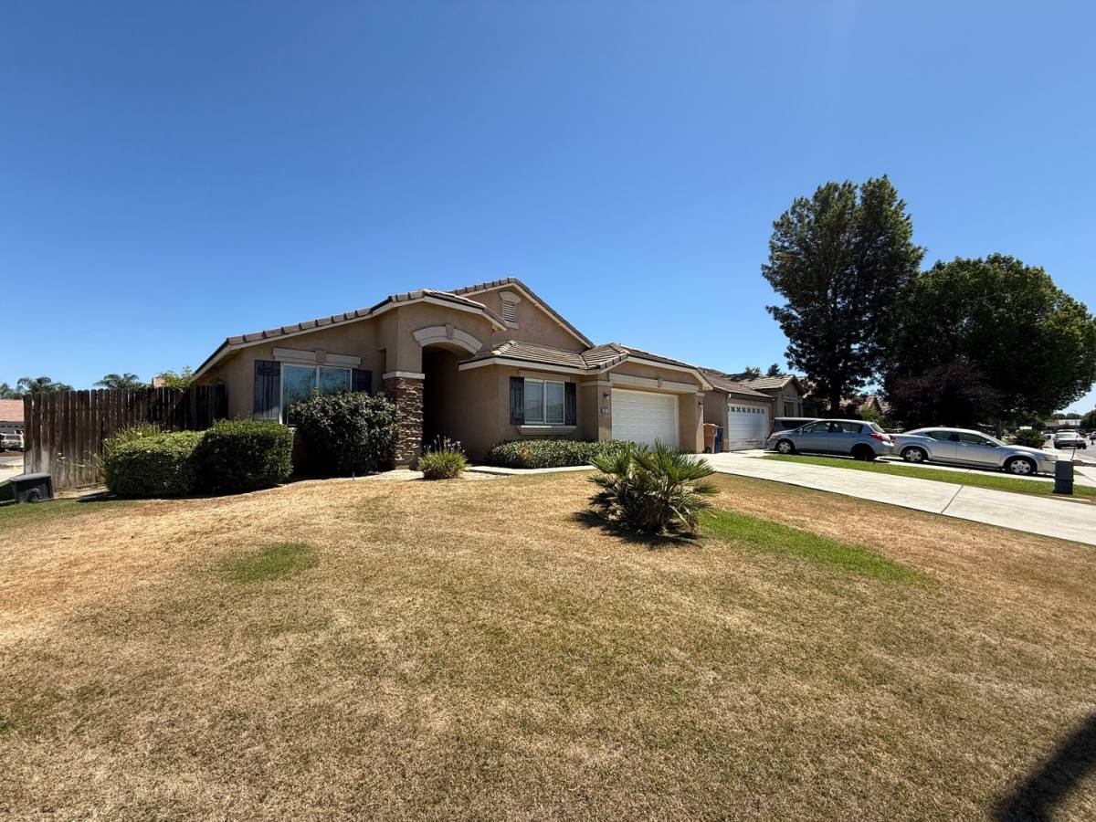 House for rent at 9510 Manihiki Ave, Bakersfield, CA 93311