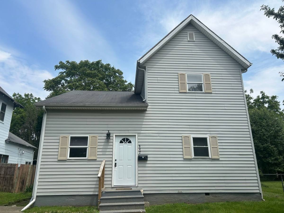 House for rent at 642 N Elm St, Muncie, IN 47305