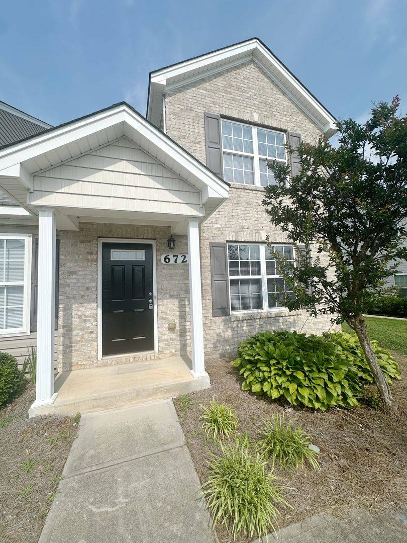 Townhouse for rent at 672 Cairn Circle, Burlington, NC 27217