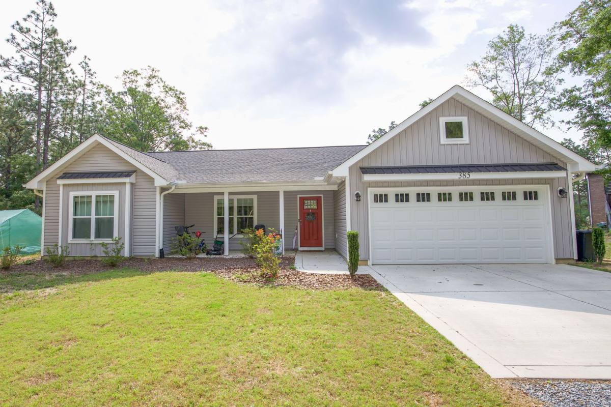 House for rent at 385 N Pecan St, Pinebluff, NC 28373