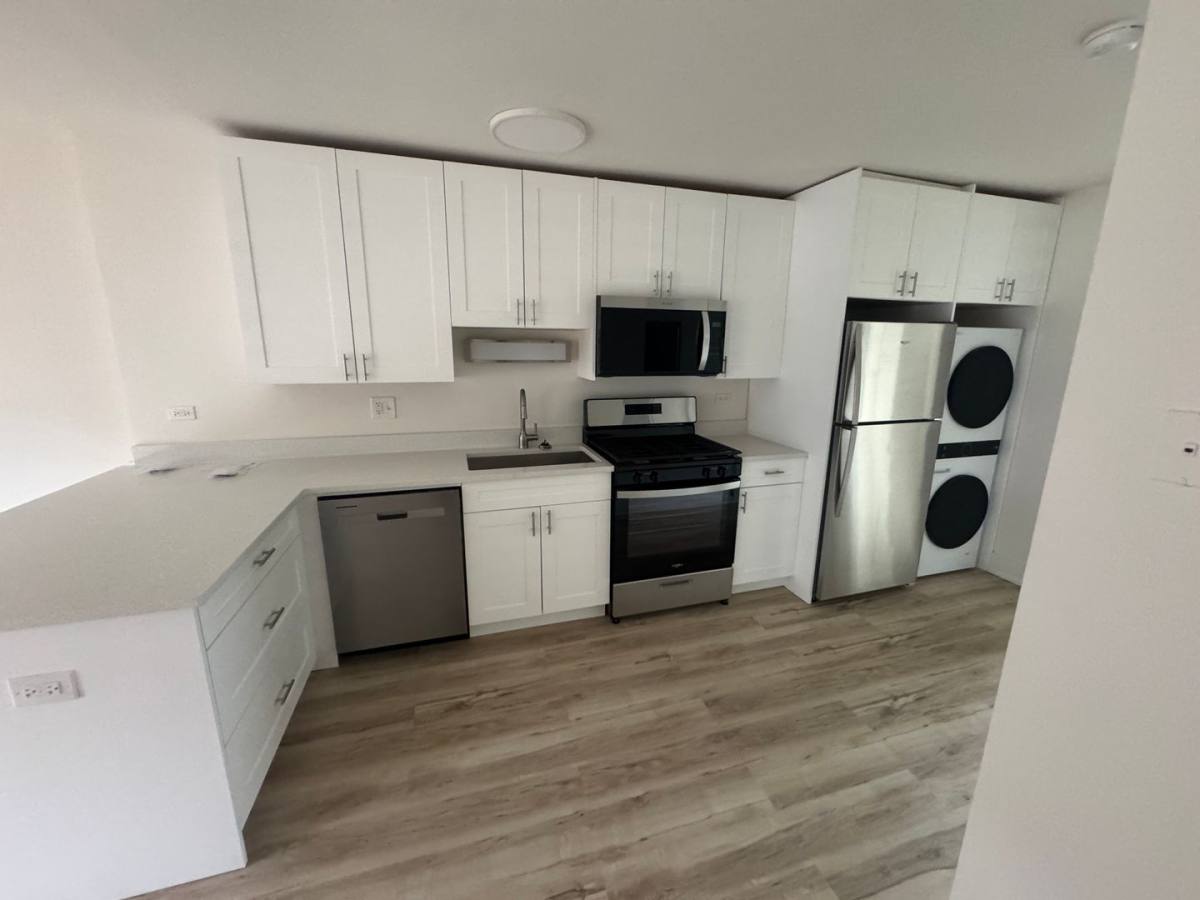Apartment for rent at 1644 Waukegan Rd, Glenview, IL 60025