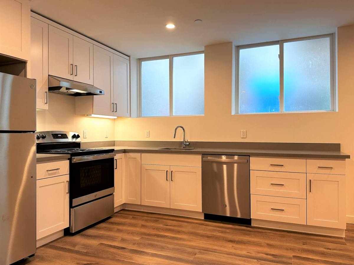 Apartment for rent at 1285 8th Ave, San Francisco, CA 94122