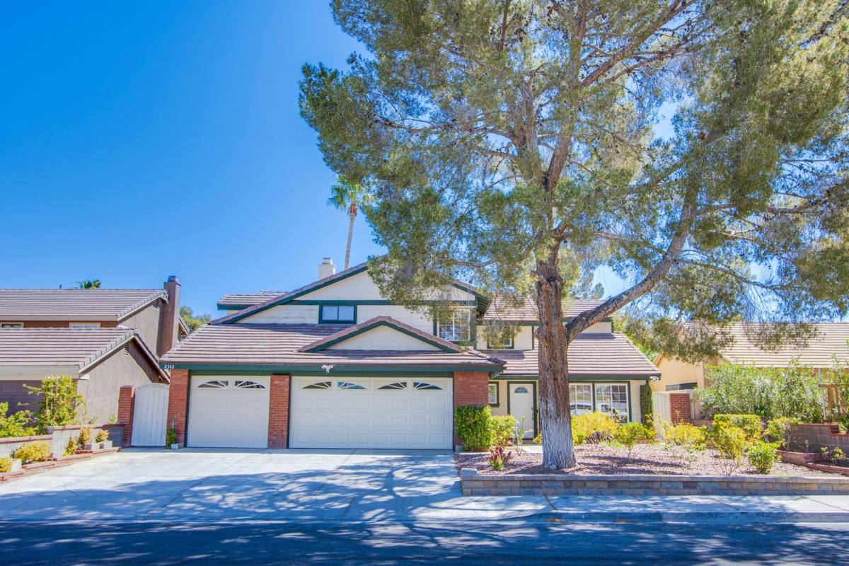 House for rent at 2342 Viewcrest Rd, Henderson, NV 89014