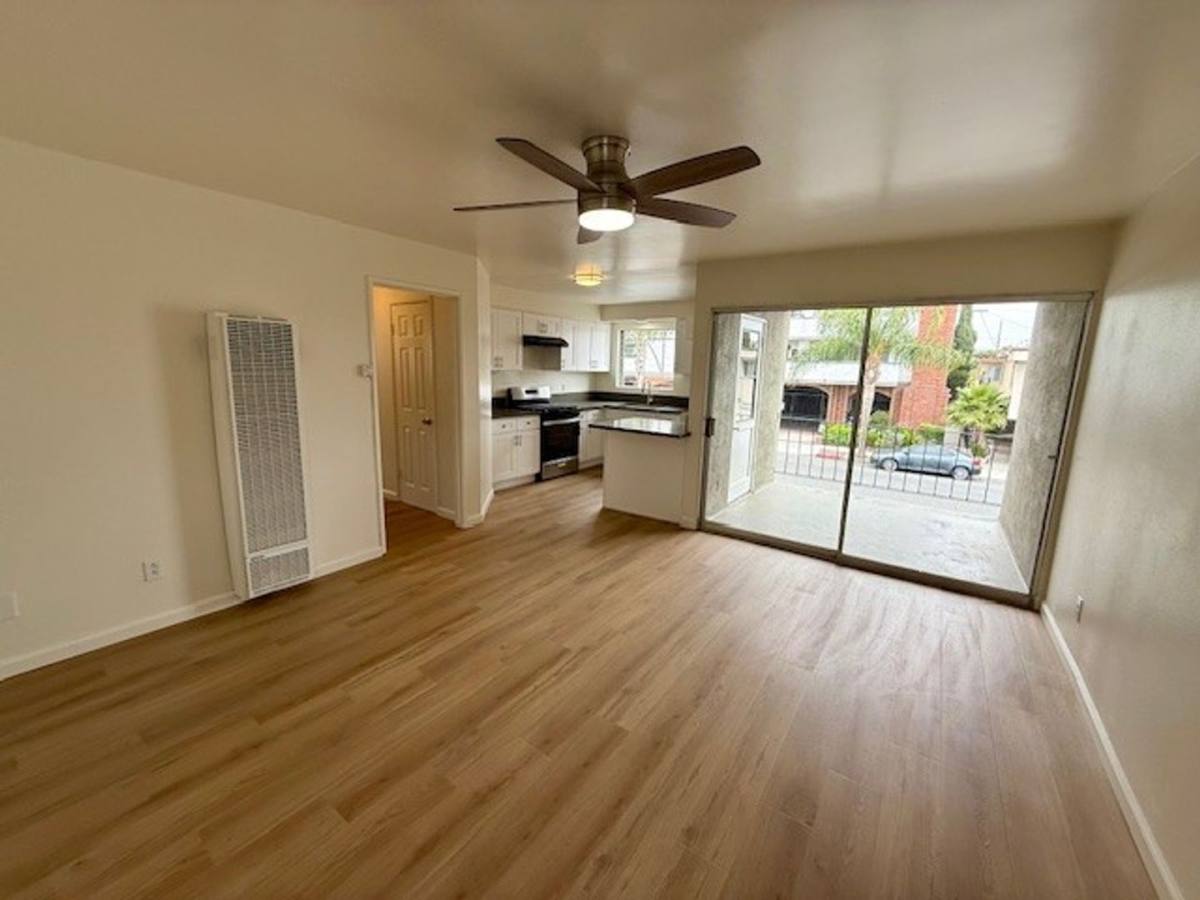 Apartment for rent at 283 Redondo Ave, Long Beach, CA 90803