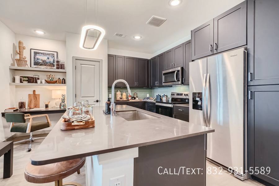 Apartment for rent at 3499 Clinton Dr #RSOTR, Houston, TX 77020