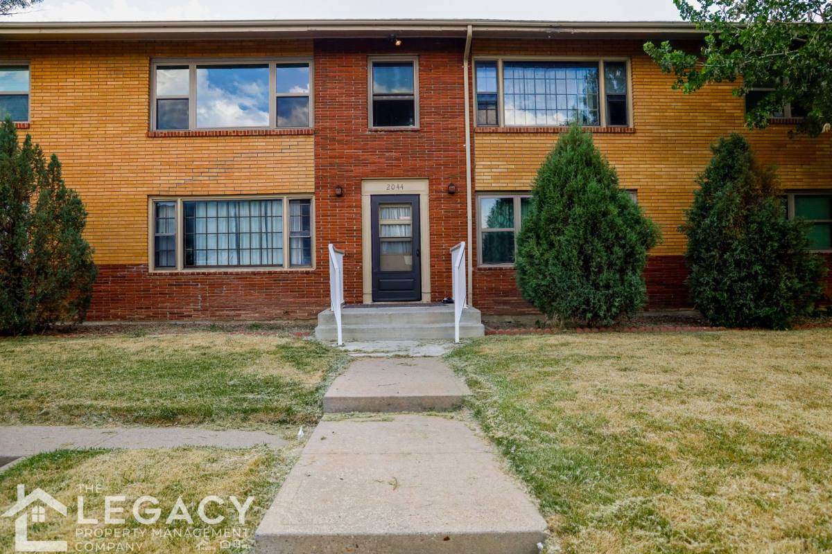 Apartment for rent at 2044 Westwood Hill, Casper, WY 82601