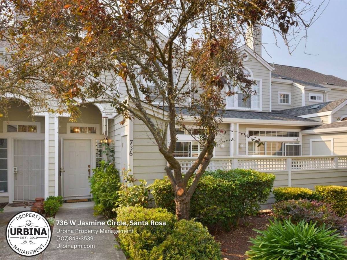 Townhouse for rent at 736 W Jasmine Circle, Santa Rosa, CA 95407