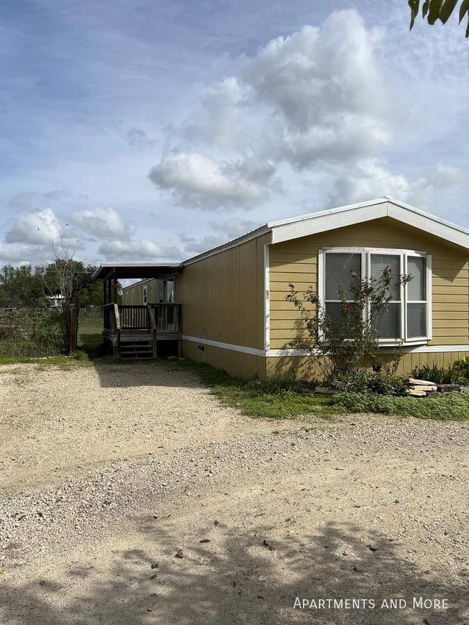 House for rent at 50 Willowbrook Court, Martindale, TX 78655