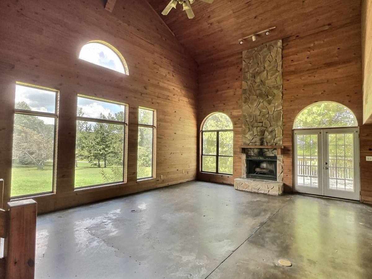 House for rent at 109 County Rd, Deatsville, AL 36022