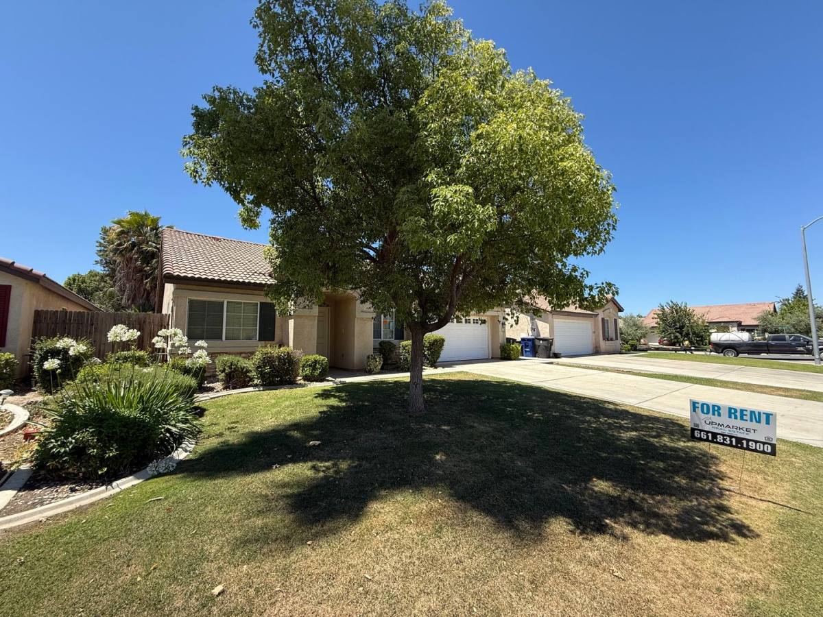House for rent at 9509 Tahiti Ave, Bakersfield, CA 93311