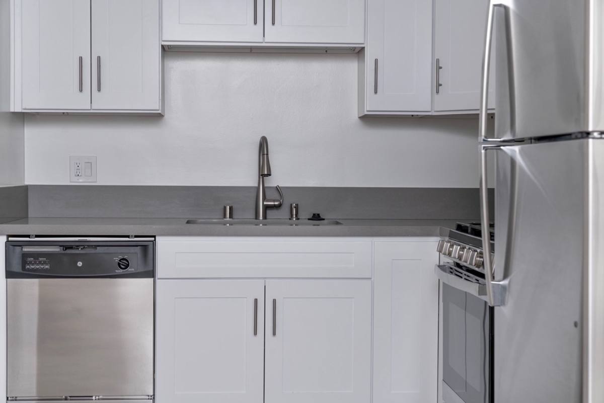 Apartment for rent at 520 E Magnolia Blvd, Burbank, CA 91501