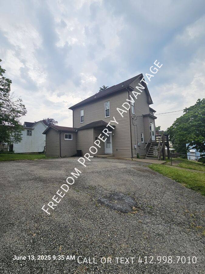 Apartment for rent at 130 Hall Ave #TOP, Washington, PA 15301