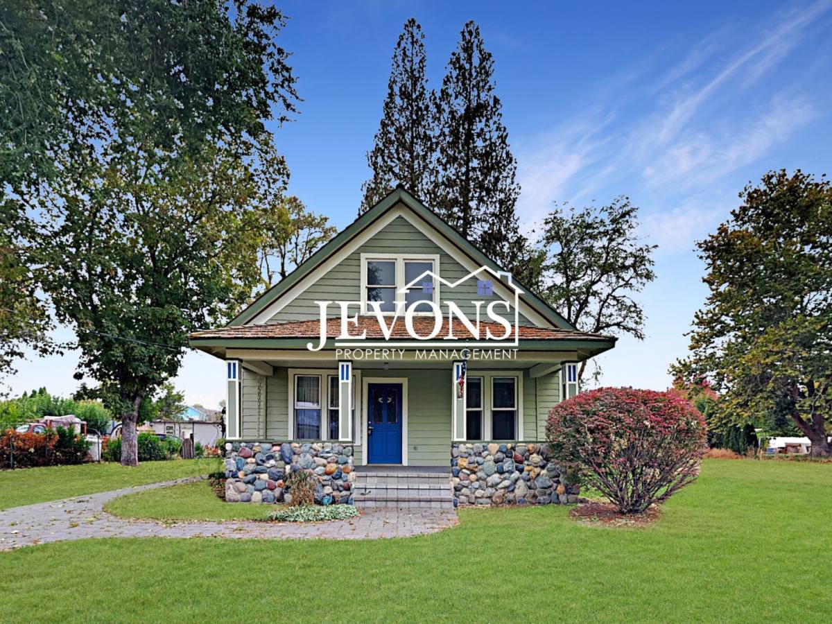 House for rent at 2704 S 85th Ave, Yakima, WA 98903