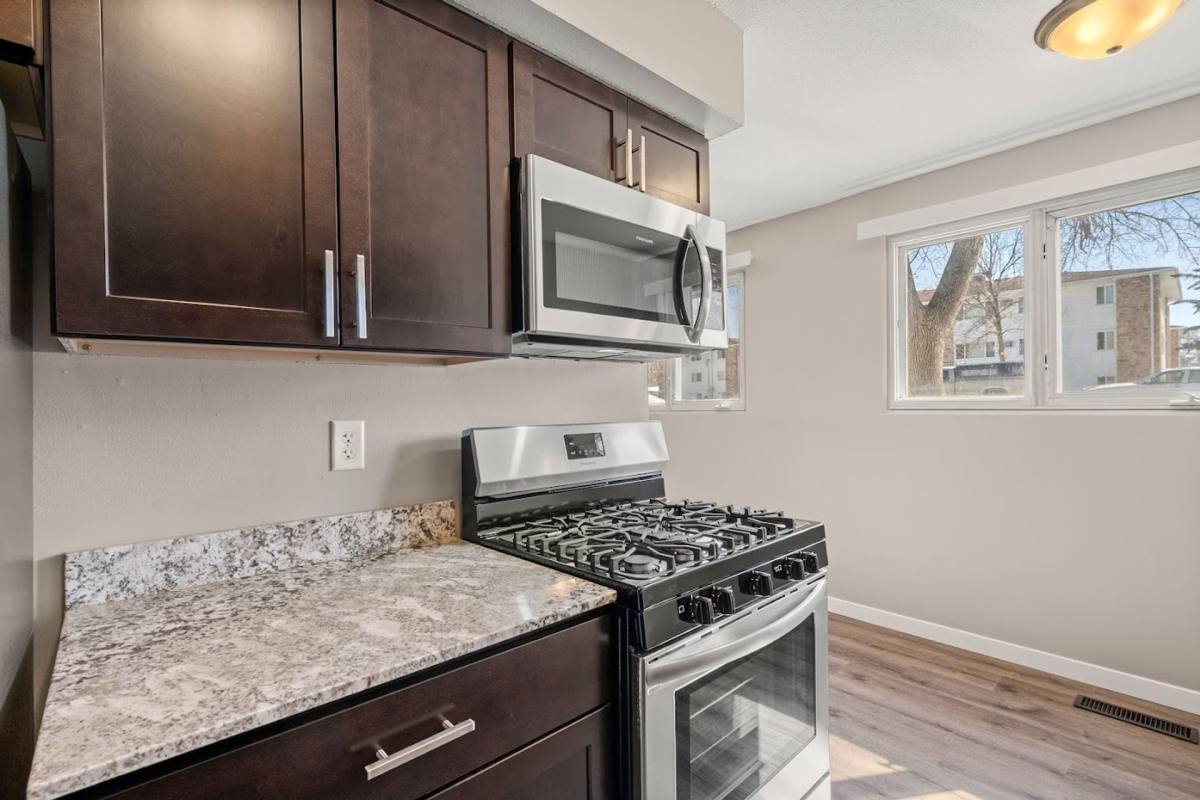 Park Place Off Broadway, 7136 60th Ave N, Minneapolis, MN 55428 - Apartment for Rent - Image 7
