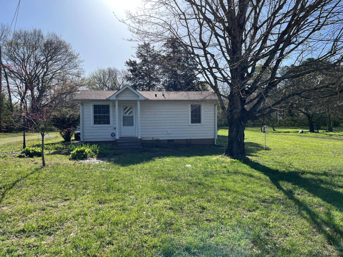 House for rent at 223 Excell Rd, Clarksville, TN 37043