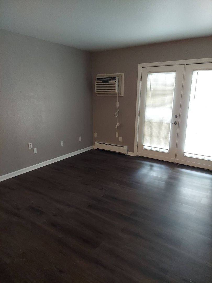 Apartment for rent at 360 Prospect St, Laingsburg, MI 48848