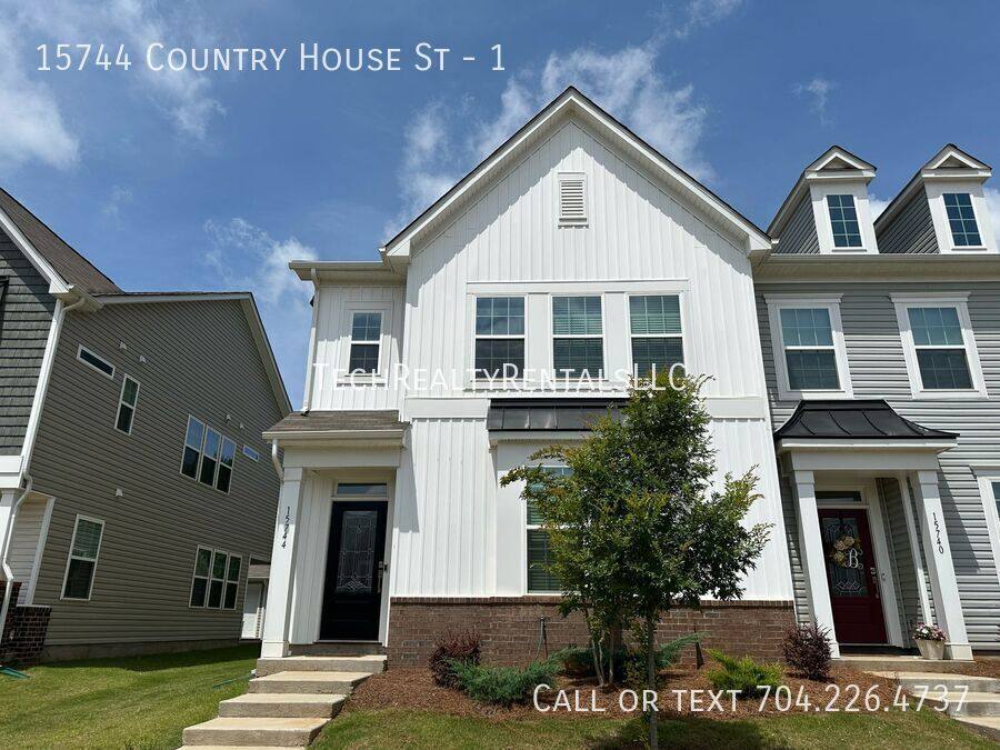 Townhouse for rent at 15744 Country House St #1, Charlotte, NC 28273