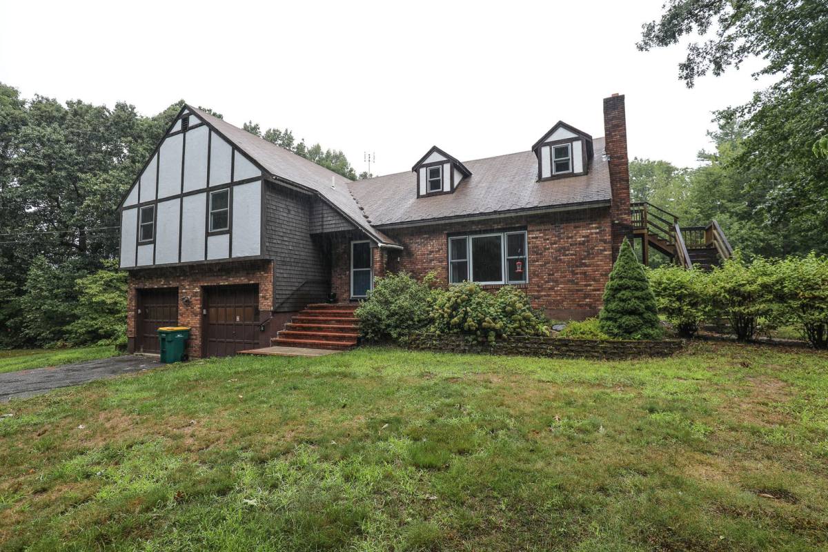 Apartment for rent at 63 Mill Rd, Kingston, NH 03848
