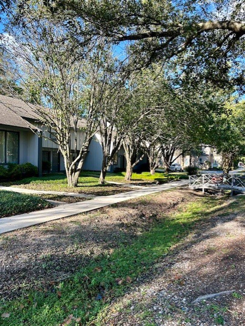 Apartment for rent at 125 N Jefferson Ave, Covington, LA 70433