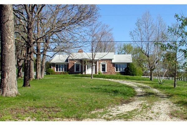 House for rent at 10410 Co Rd, Rolla, MO 65401