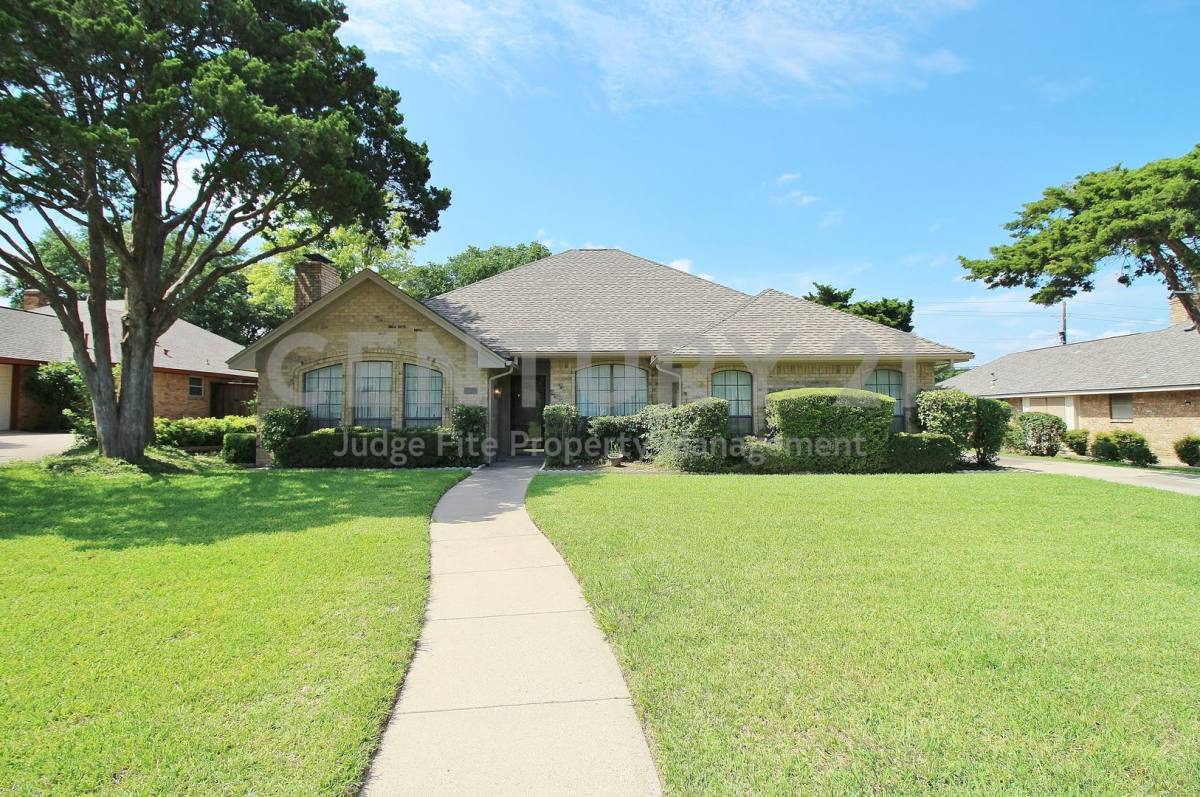 House for rent at 1327 High Ridge Dr, Duncanville, TX 75137