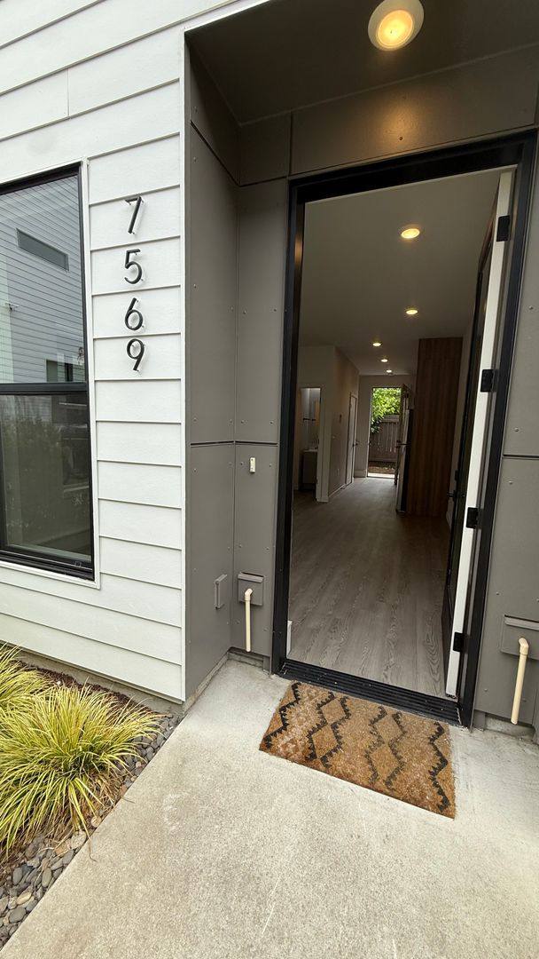 Apartment for rent at 7561- 7579 N Drummond Ave, Portland, OR 97217