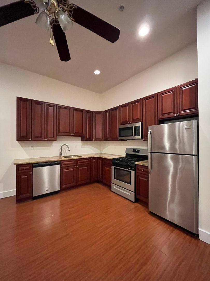 Apartment for rent at 1206 Walnut St, Philadelphia, PA 19107
