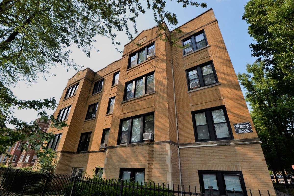 Apartment for rent at 5002 N Springfield Ave, Chicago, IL 60625