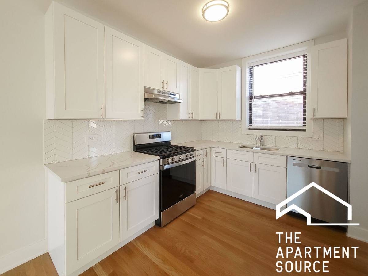Apartment for rent at 3931 N Keeler Ave #1, Chicago, IL 60641