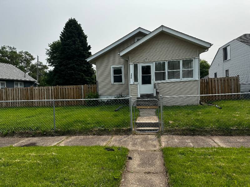 House for rent at 1409 8th St, Rock Island, IL 61201
