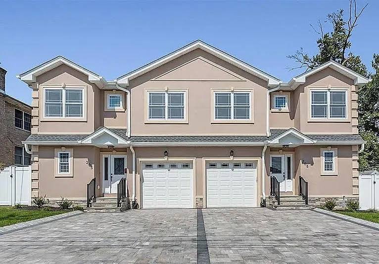 Townhouse for rent at 205 Phillip Ave #A, Elmwood Park, NJ 07407